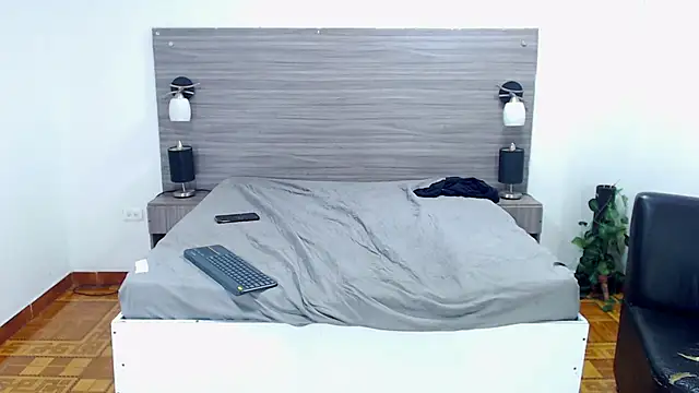 Loony Zion online show from 02.24.25