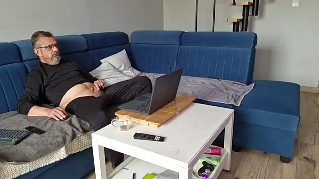 axecoman60 online show from 03.13.25