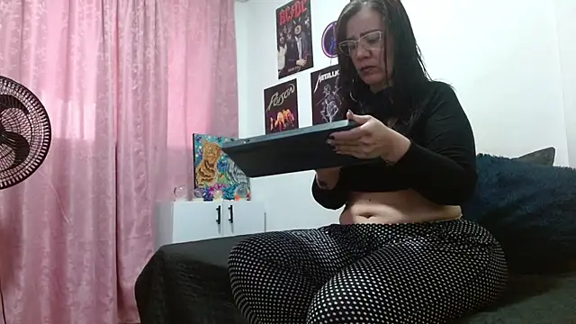 Snapshot of scarlett__morgan chatting on 10.27.25 scarlett morgan online show from 10.27.25