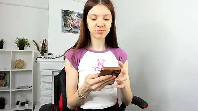 Baby Evalena online show from 12.05.24