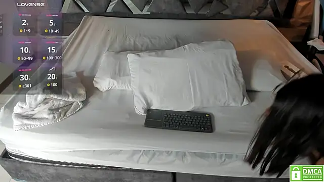 Rose Evans   online show from 02.06.26