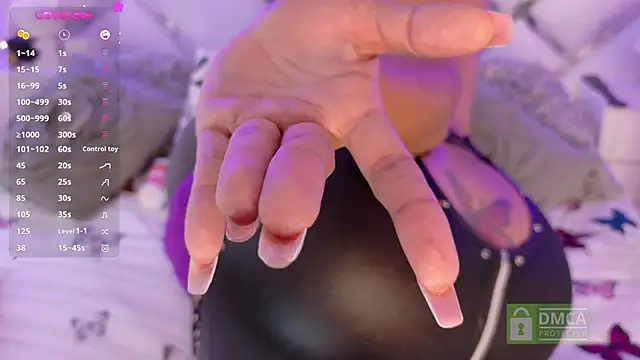 Snapshot of EmilyLeah_ chatting on 01.10.25 EmilyLeah online show from 01.10.25