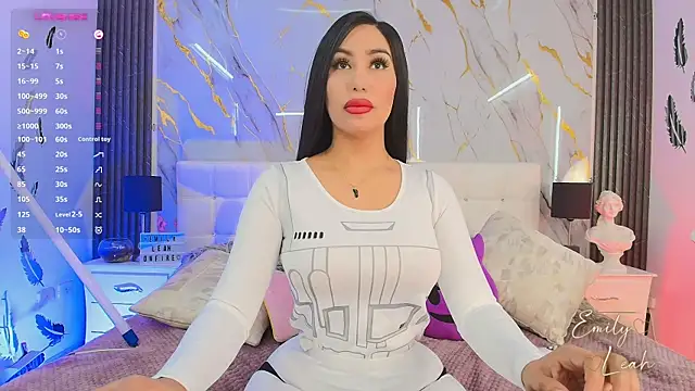 Snapshot of EmilyLeah_ chatting on 05.05.26 EmilyLeah online show from 05.05.26