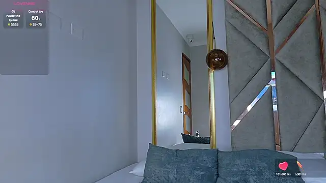 Lola King online show from 02.07.25