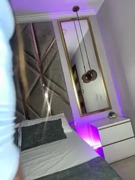 Lola King online show from 03.15.25