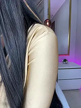 Lola King online show from 03.20.25