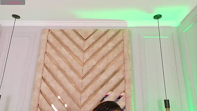 Lola King online show from 09.17.25