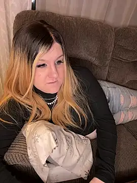 PuckBunny17 online show from 02.16.25