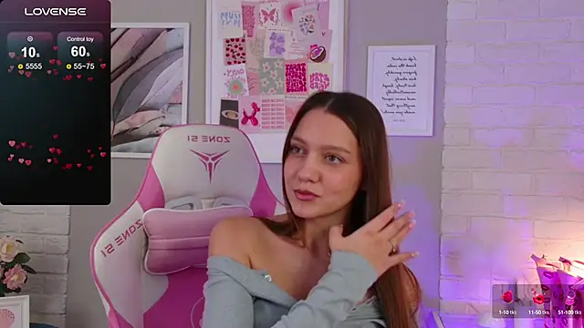 Snapshot of AliceBrayan chatting on 03.01.25 AliceBrayan online show from 03.01.25