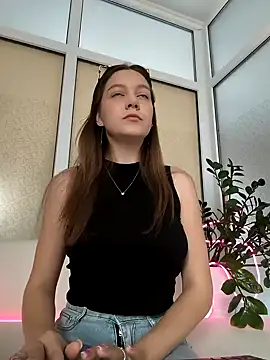 Snapshot of AliceBrayan chatting on 03.16.25 AliceBrayan online show from 03.16.25