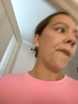 Snapshot of AliceBrayan chatting on 10.01.25 AliceBrayan online show from 10.01.25