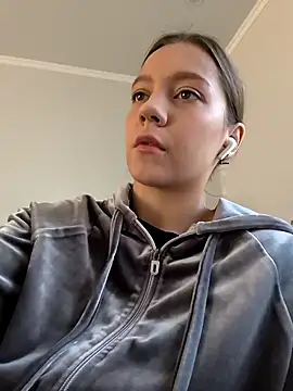 Snapshot of AliceBrayan chatting on 10.02.25 AliceBrayan online show from 10.02.25