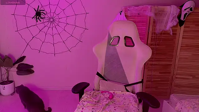 Snapshot of Miss_Mia_Murr chatting on 11.16.25 Miss Mia Murr online show from 11.16.25