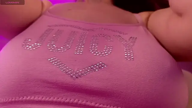 Snapshot of Miss_Mia_Murr chatting on 11.20.25 Miss Mia Murr online show from 11.20.25