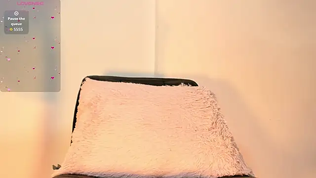 Sofia Burbano online show from 12.19.25