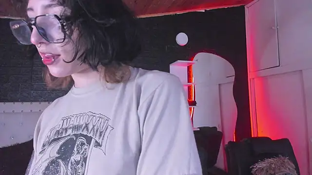 Snapshot of Ghosty_Doll chatting on 01.18.25 Ghosty Doll online show from 01.18.25