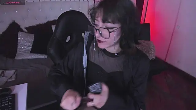 Snapshot of Ghosty_Doll chatting on 01.28.25 Ghosty Doll online show from 01.28.25