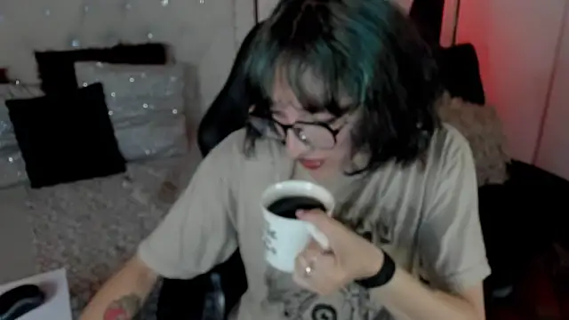 Snapshot of Ghosty_Doll chatting on 02.01.25 Ghosty Doll online show from 02.01.25