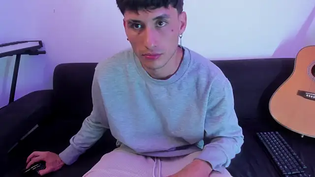 Snapshot of Henrikk_senn chatting on 03.24.26 Henrikk senn online show from 03.24.26