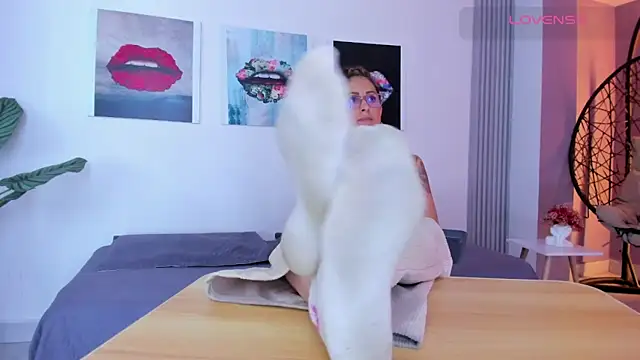 Angela donnato online show from 09.17.25