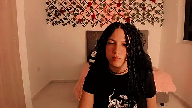 Lilith Miller21 online show from 10.17.25