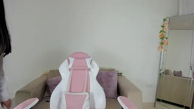 Charlotte cowell sub1  online show from 12.26.24