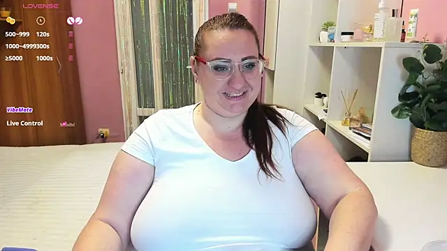 lovely adelle online show from 01.30.25