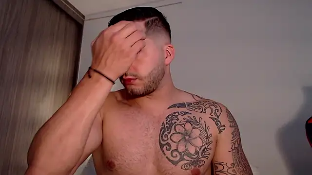 Snapshot of thomas_gun chatting on 12.06.24 thomas gun online show from 12.06.24