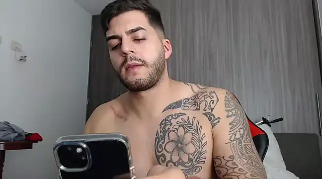 Snapshot of thomas_gun chatting on 03.05.25 thomas gun online show from 03.05.25