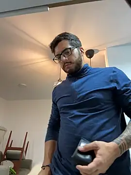 Snapshot of thomas_gun chatting on 11.12.25 thomas gun online show from 11.12.25