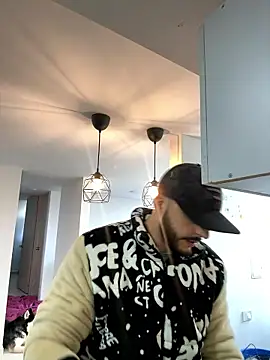 Snapshot of thomas_gun chatting on 01.11.26 thomas gun online show from 01.11.26