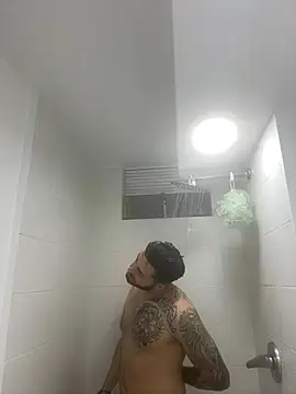 Snapshot of thomas_gun chatting on 01.13.26 thomas gun online show from 01.13.26