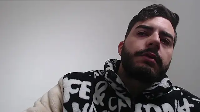 Snapshot of thomas_gun chatting on 01.19.26 thomas gun online show from 01.19.26