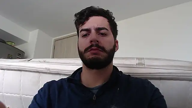 Snapshot of thomas_gun chatting on 02.05.26 thomas gun online show from 02.05.26