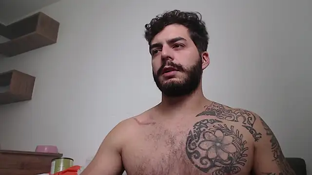 Snapshot of thomas_gun chatting on 02.14.26 thomas gun online show from 02.14.26