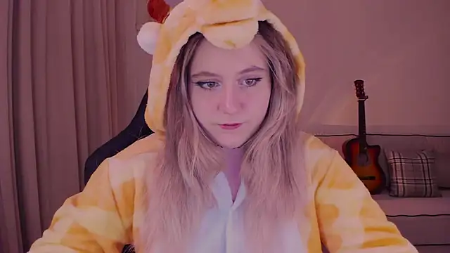 Snapshot of Diana_Flower chatting on 12.14.24 Diana Flower online show from 12.14.24