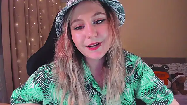 Snapshot of Diana_Flower chatting on 12.26.24 Diana Flower online show from 12.26.24