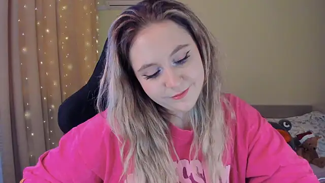 Snapshot of Diana_Flower chatting on 01.05.25 Diana Flower online show from 01.05.25