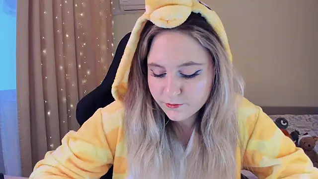 Snapshot of Diana_Flower chatting on 01.08.25 Diana Flower online show from 01.08.25