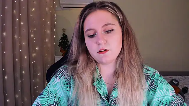 Snapshot of Diana_Flower chatting on 01.10.25 Diana Flower online show from 01.10.25