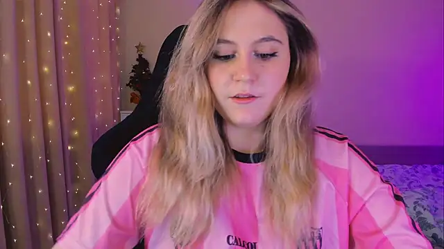 Snapshot of Diana_Flower chatting on 01.17.25 Diana Flower online show from 01.17.25