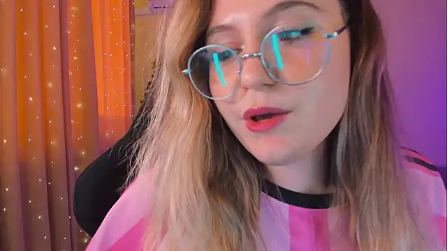 Snapshot of Diana_Flower chatting on 01.17.25 Diana Flower online show from 01.17.25