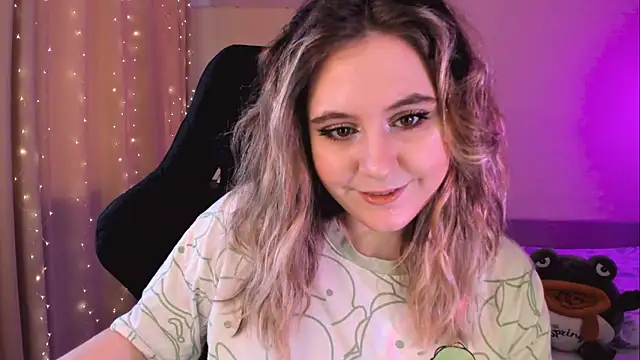 Snapshot of Diana_Flower chatting on 02.18.25 Diana Flower online show from 02.18.25