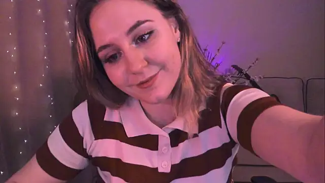 Snapshot of Diana_Flower chatting on 02.23.25 Diana Flower online show from 02.23.25