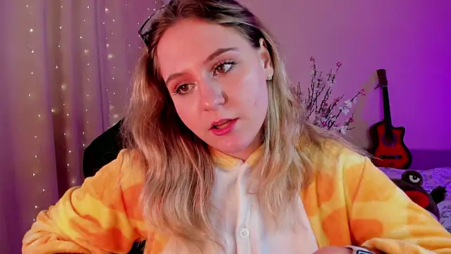 Snapshot of Diana_Flower chatting on 03.13.25 Diana Flower online show from 03.13.25