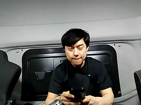 whitebriefboy online show from 09.29.25