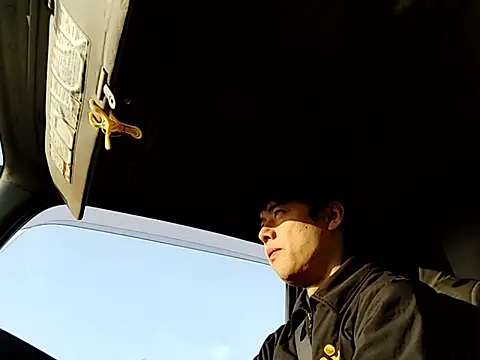 whitebriefboy online show from 03.20.26