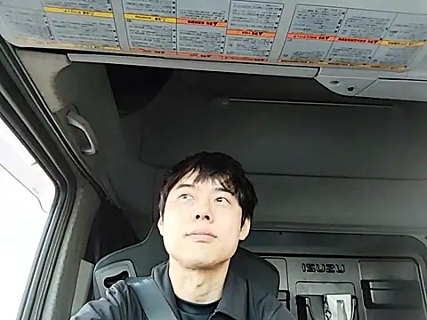 whitebriefboy online show from 04.05.26