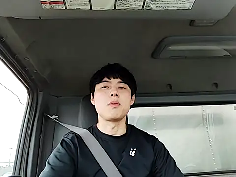whitebriefboy online show from 07.03.26