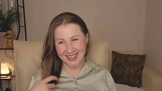Snapshot of Helens_love chatting on 06.21.26 Helens love online show from 06.21.26
